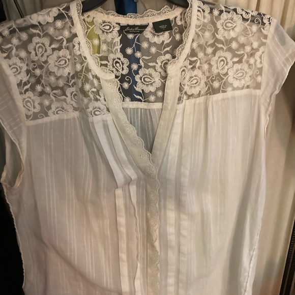 Floral Lace button up top! - Picture 2 of 4